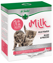Complete milk replacer for kitten with feeding accessories